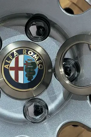Wholesale Advan 65mm Alfa Romeo Centercap Adapter Ring - Silver Alumite
